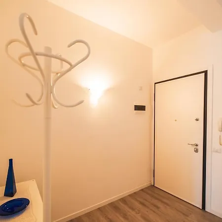 Centro 2 + Posto Auto Lägenhet